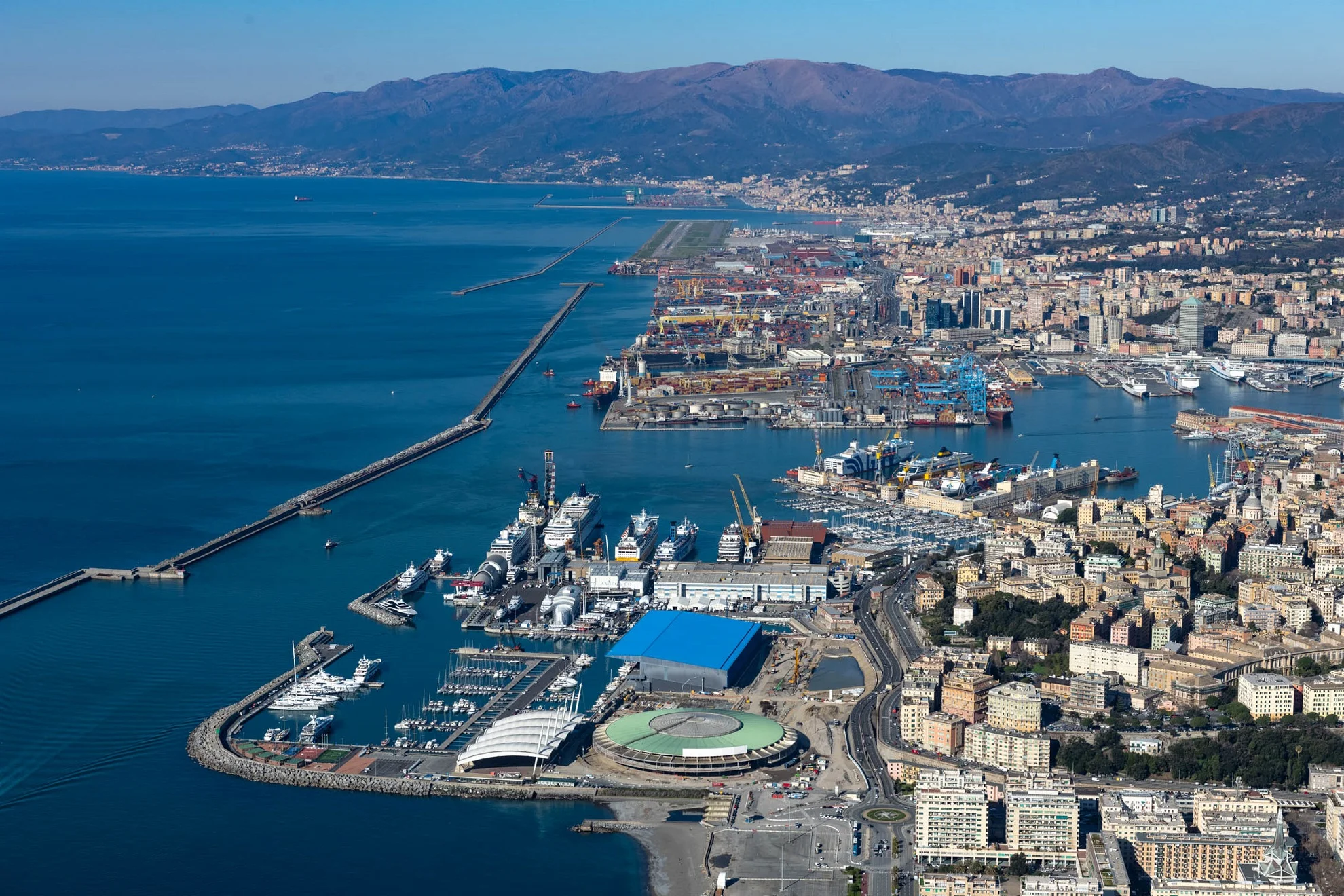 Permessi accesso in porto Genova e Pra'