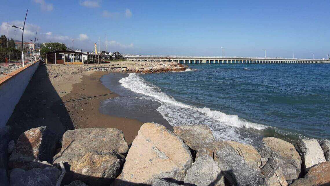 Avviati i lavori per la spiaggia e la diga del porto a Vado Ligure