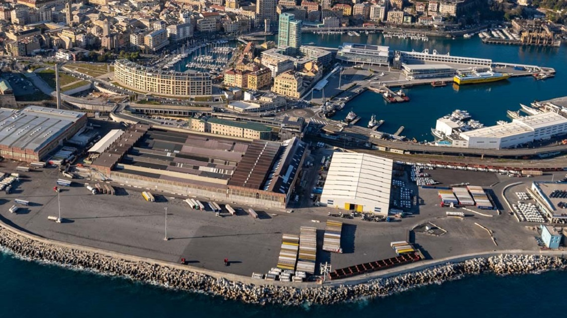 Porto di Savona, partono i lavori per rifare i piazzali